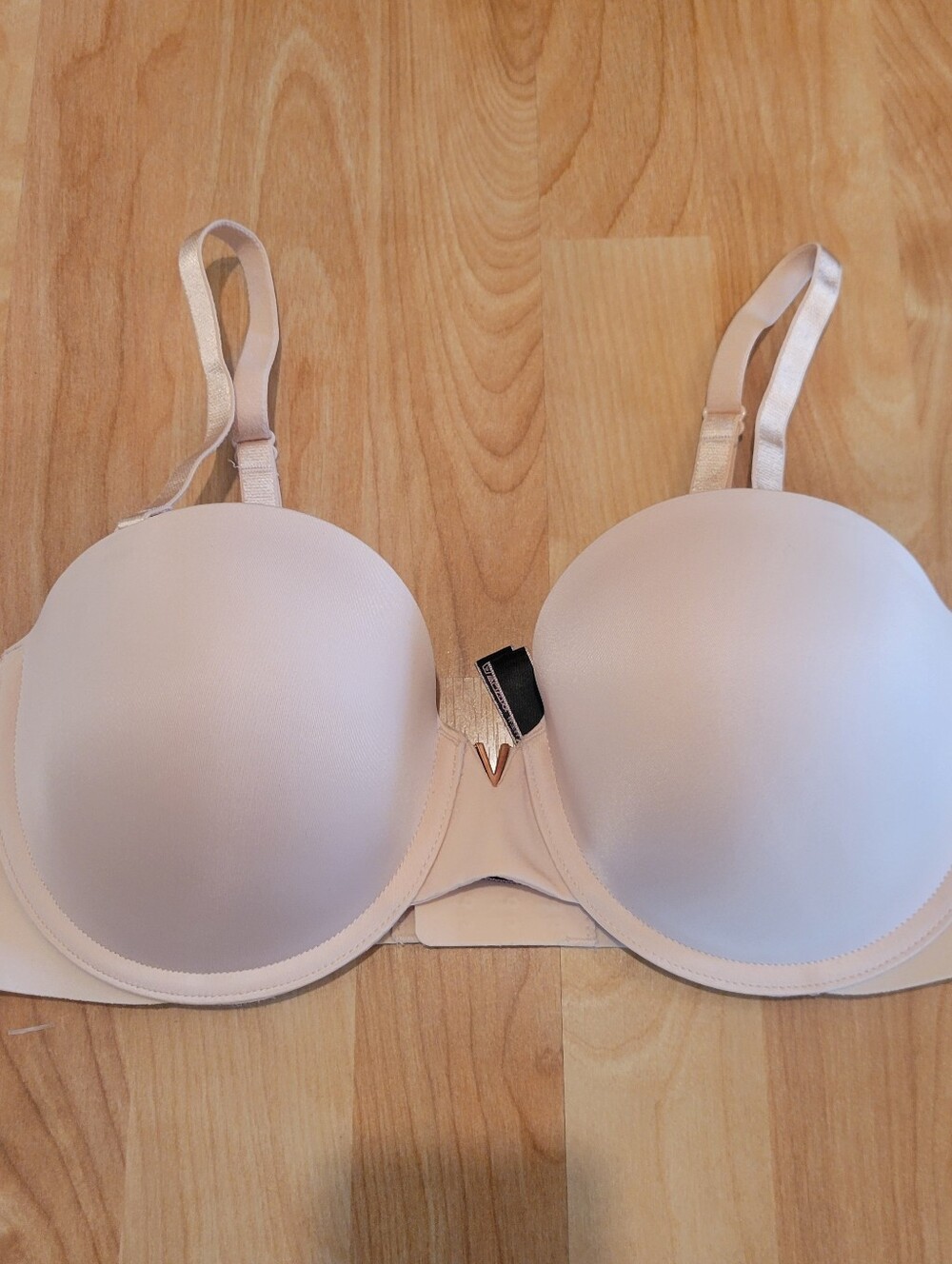Victoria's Secret Nude/Tan Smooth Push-Up Bra